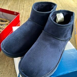 Arizona memory foam slip on boots Sz 7